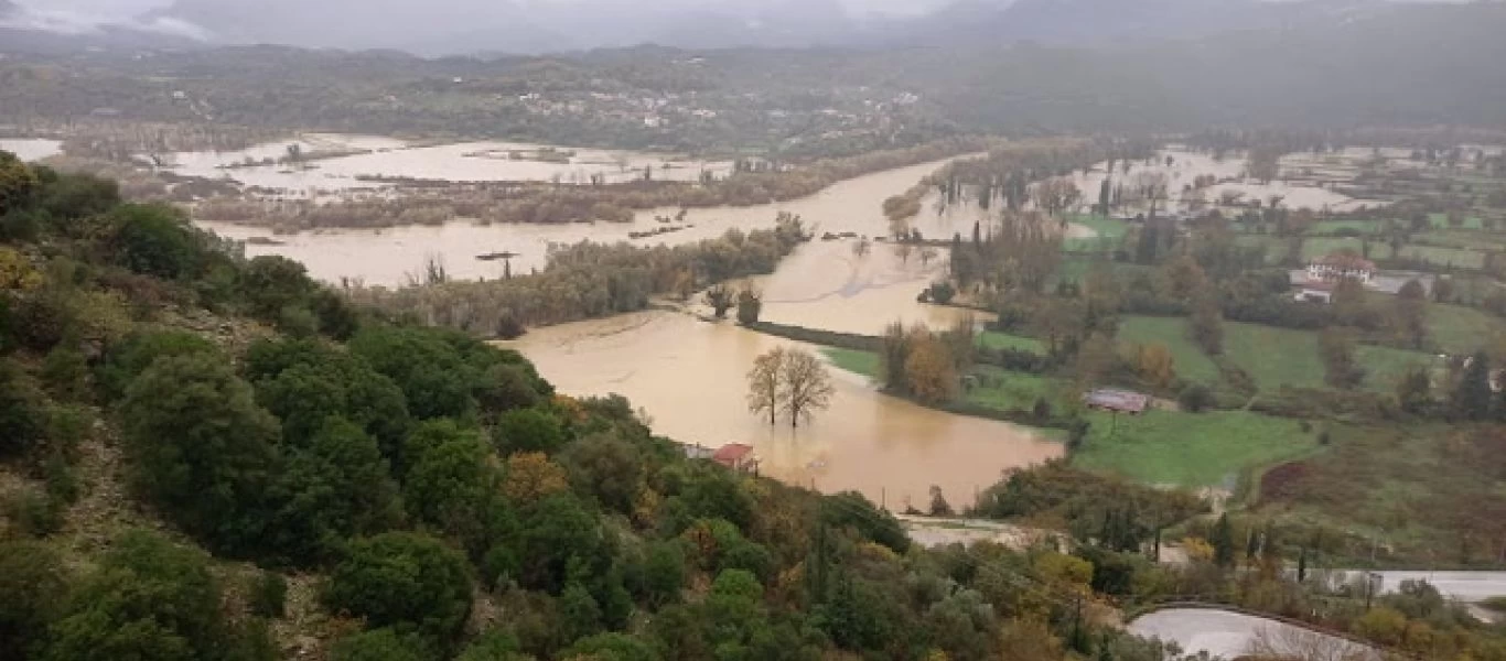 Η κακοκαιρία πλήττει τη Θεσπρωτία - Δύσκολη η νύχτα που έρχεται